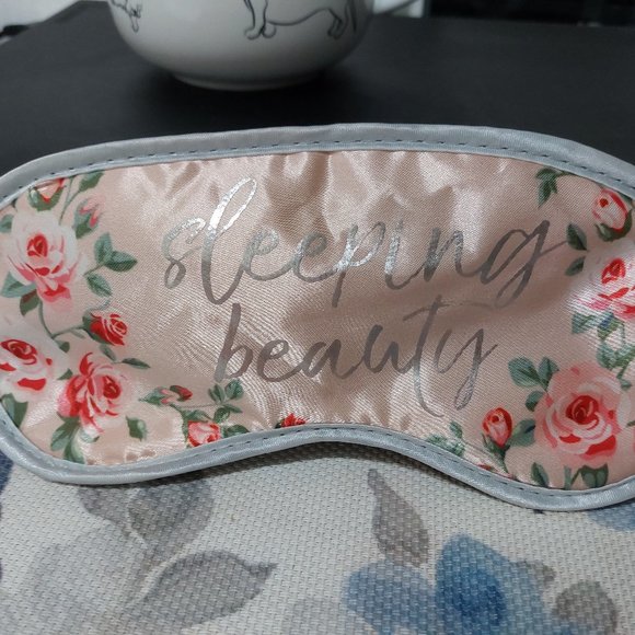 Sleeping Beauty Sleep Mask Roses One Size Fits All - Picture 1 of 6
